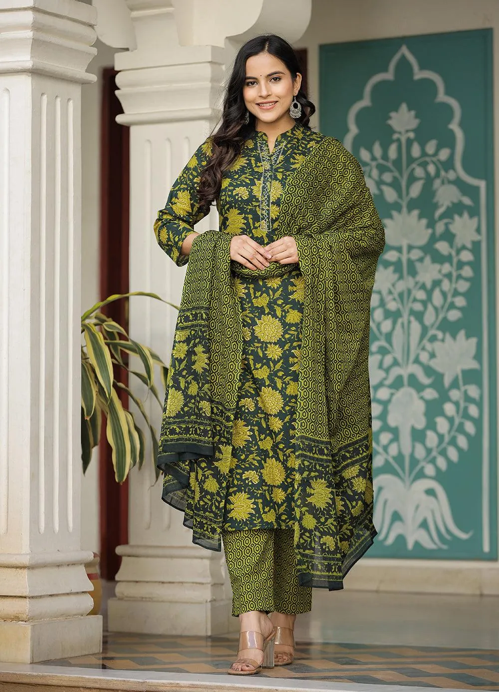 Green Printed Floral Kurta Pant Set With Dupatta