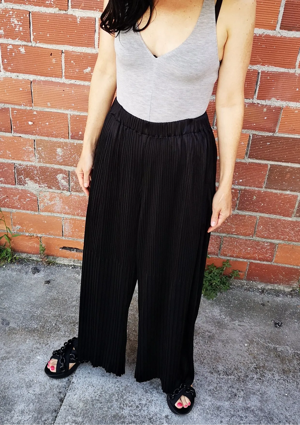 PANTS WIDE ELASTIC - black pleated