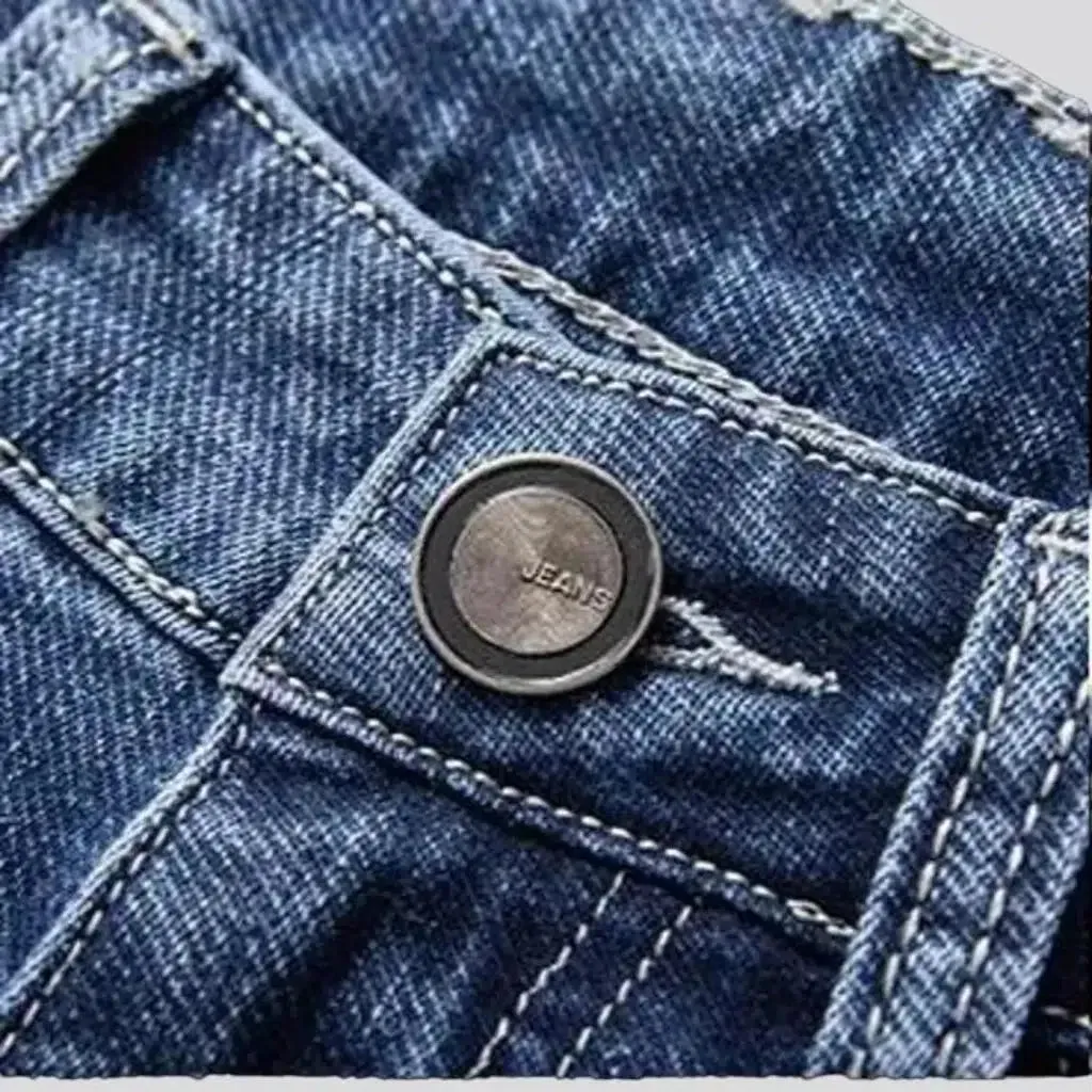 Stretchy men's tapered jeans